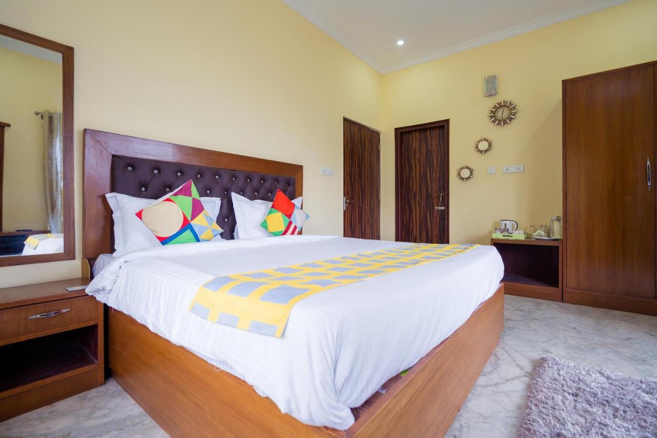 Spot On 40739 Nandi Palace Spot Hotel Мумбай Екстериор снимка